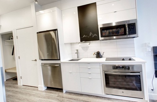 Whistler Cay Heights Condo | Cozy Whistler Village Stuidio w/Pool & Hot Tub