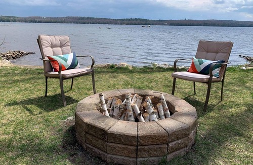 Lanark Highlands Cottage | Cozy year round cottage on beautiful Dalhousie Lake!