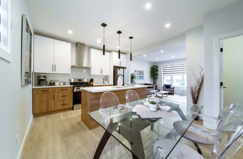 Jasper Place House | Cozy4bedroomsEntireHouseFreewifiparkingKINGbeds