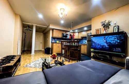 Bayview Glen Apartment | Cozybasement