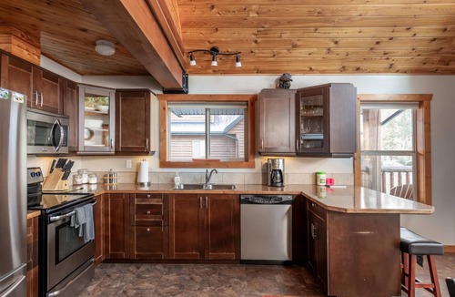 Valemount House | Cranberry Cabin Rental
