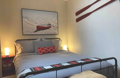 Messines Cabin | Create family memories at Casa Catlin - 3 private suites for up to 16 ppl maxnn