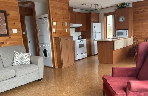 D'Escousse Cabin | CreativeescapeBNB