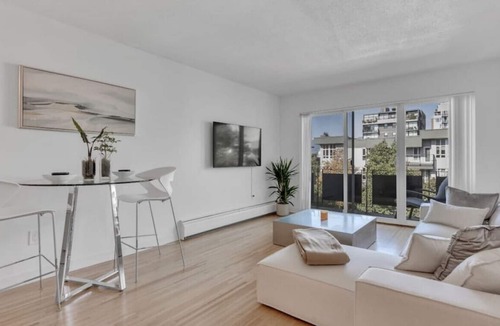Fairview Apartment | Crisp & Clean 1-BR Condo in Phenomenal Location