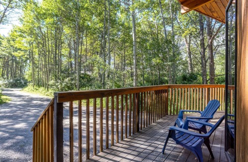 Crowsnest Pass Cabin | Crowsnest River Chalet - Eagle