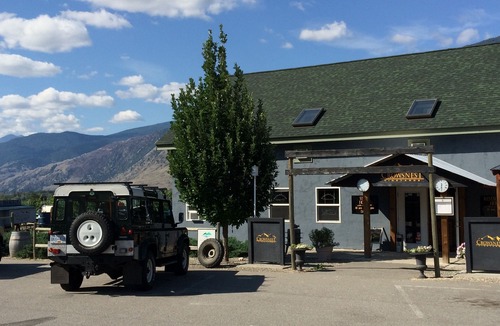 Okanagan-Similkameen Hotel | Crowsnest Vineyards Guesthouse
