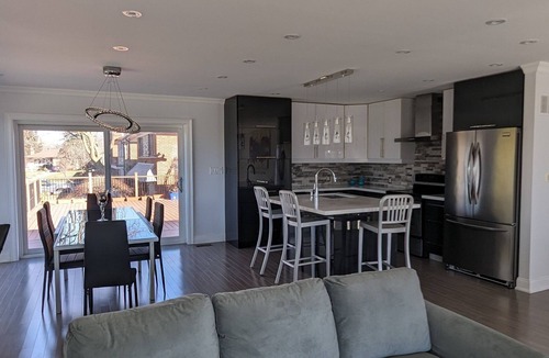 Brookhaven - Amesbury House | Cul de Sac Oasis in the City