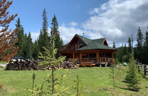 Logan Lake House | Custom built log home surrounded by lakes