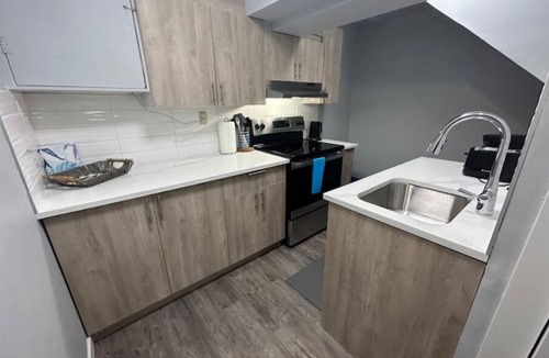 Highland Park House | Cute Highlandpark (Lower A Unit)