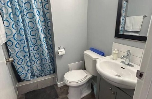 Highland Park House | Cute Highlandpark (Lower A Unit)