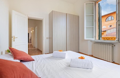 San Francesco Apartment | cvr 9- Luminoso 3 Camere Borgo Stretto Vista in Centro