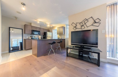 Central Condo | D2 -1 Bedroom in the Heart of Downtown