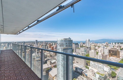 Downtown Vancouver Apartment | D42 - Amazing, Exceptional Corner Unit At Telus Garden!