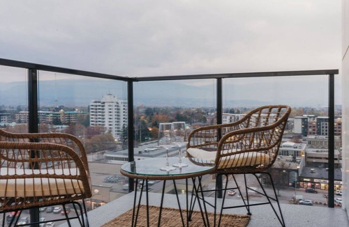 Downtown Kelowna Apartment | Dandelion Studio | Pet-Friendly Stays