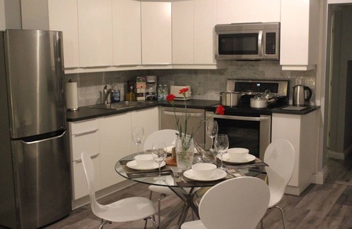Orillia Apartment | DaVel DeLuxe Garden view