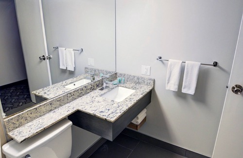 Airdrie Hotel | Days Inn by Wyndham Airdrie