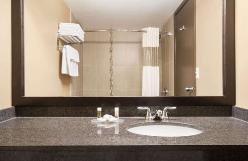 Montgomery Hotel | Days Inn by Wyndham Calgary Northwest