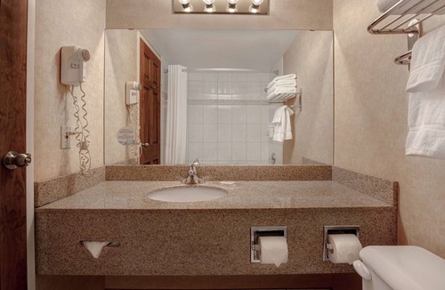 Southwest Calgary Hotel | Days Inn by Wyndham Calgary South