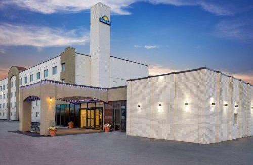 East Kootenay Hotel | Days Inn by Wyndham Cranbrook Conference Centre