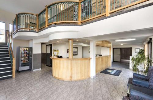Downtown Hotel | Days Inn by Wyndham Lethbridge