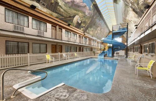 Downtown Hotel | Days Inn by Wyndham Lethbridge