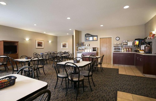 Moose Jaw Hotel | Days Inn by Wyndham Moose Jaw
