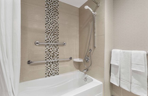 Downtown Ottawa Hotel | Days Inn by Wyndham Ottawa