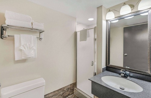 Inner Harbour Hotel | Days Inn by Wyndham Victoria On The Harbour