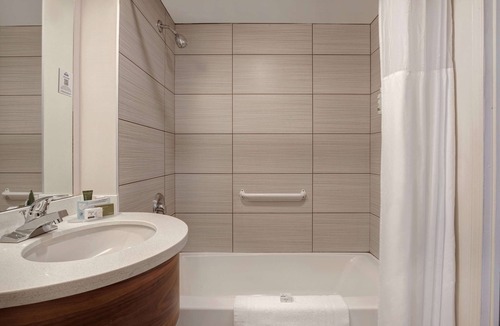Sidney Hotel | Days Inn by Wyndham Victoria Airport Sidney