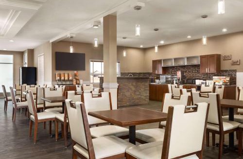 Brooks Hotel | Days Inn & Suites by Wyndham Brooks