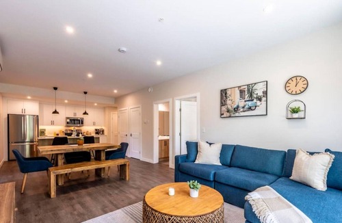 Golden Condo | Decked Out | Mtn Views | AC | Big Patio | DT | BBQ