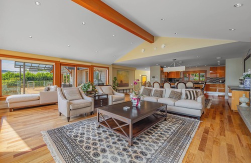 Dollarton House | Deep Cove Stunning Waterfront House