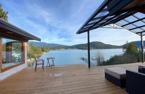 Dollarton Villa | Deep Cove Stunning Waterfront Whole House