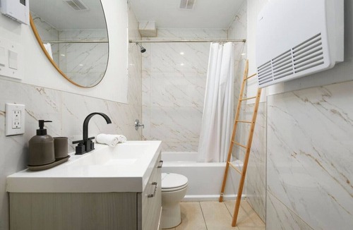 Sainte-Marie Apartment | Delightful 2BR in Gay Village & Downtown