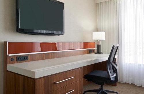 Etobicoke Hotel | Delta Hotels by Marriott Toronto Airport & Conference Centre
