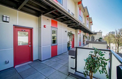 New Westminster House | Delux River View Home 2beds