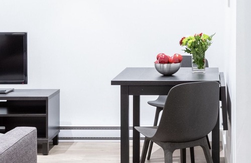 Kitsilano House | Designer 1 Bdr Garden Suite (Arbutus/Kits/UBC)