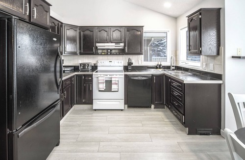 Northwest Calgary House | Designer Inspired Serene Home! 5BR/3.5BA/Garage/Fireplace