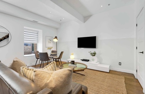 Old Montreal Apartment | Designer Penthouse|2-Level Loft+Free Parking