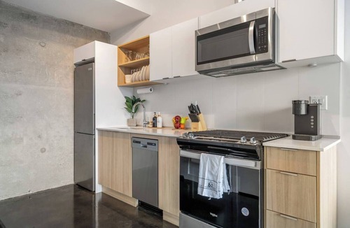 Connaught Apartment | Designer Studio in the Sky - Views, AC, Patio