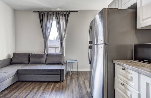 Cote-Des-Neiges—Notre-Dame-De-Grace Apartment | DestinationStays-University of Montreal