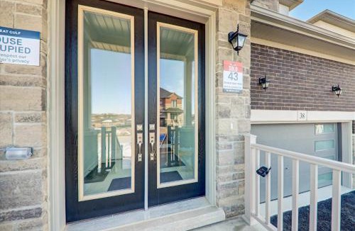 Innisfil House | Detached New Modern House In South Barrie - Built H plus ME Technology
