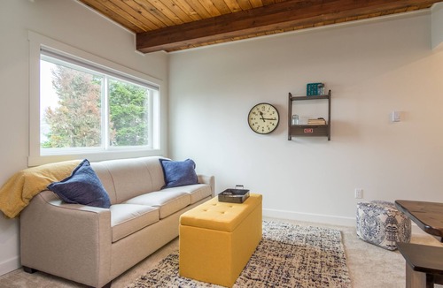 Courtenay House | Dicky Bird Mount Washington Village