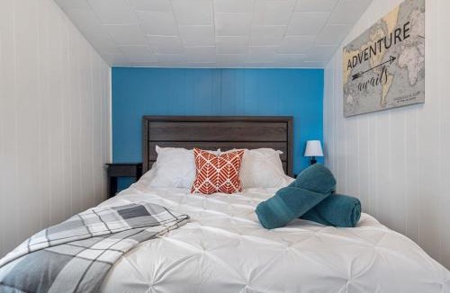 Drumheller House | Dino Cave l Walk to Downtown l Fire Pit & BBQ I TV