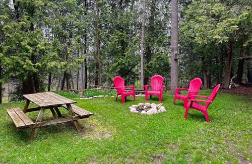Lion's Head House | Discover our charming 1920s barn conversion, in the heart of the Bruce Peninsula