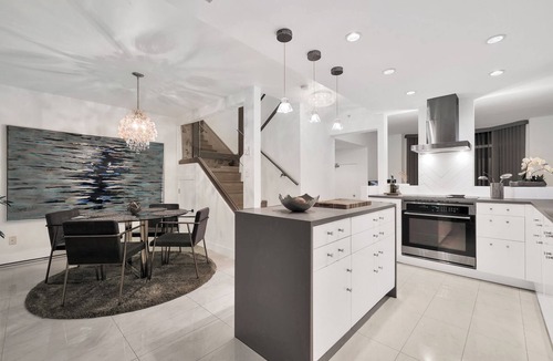 Coal Harbour House | Discover the Lively Spirit of Coal Harbour in the Heart of Downtown Vancouver
