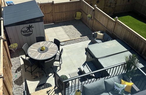 Sylvan Lake House | Dock 98 relaxing beachy townhouse in beautiful sylvan lake w/hot tub
