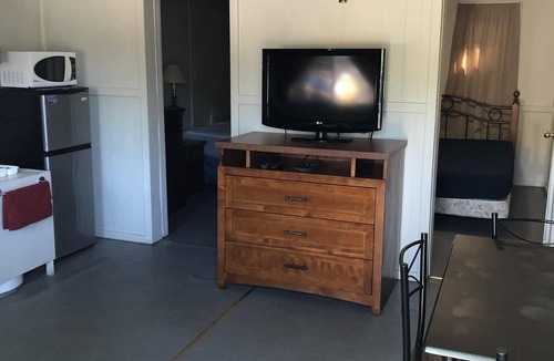 Wasaga Beach Cottage | Dock Life Cottage 7 - Riverside, 2 Bedroom, Wasaga