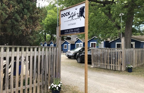 Wasaga Beach Cottage | Dock Life Cottage 7 - Riverside, 2 Bedroom, Wasaga