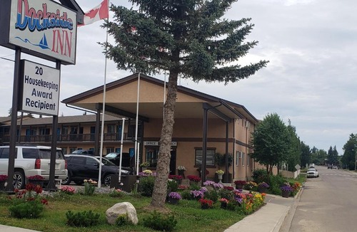 Cold Lake Hotel | Dockside Inn